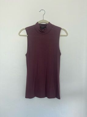Express Sleeveless Mock Neck Tank Top in Plum